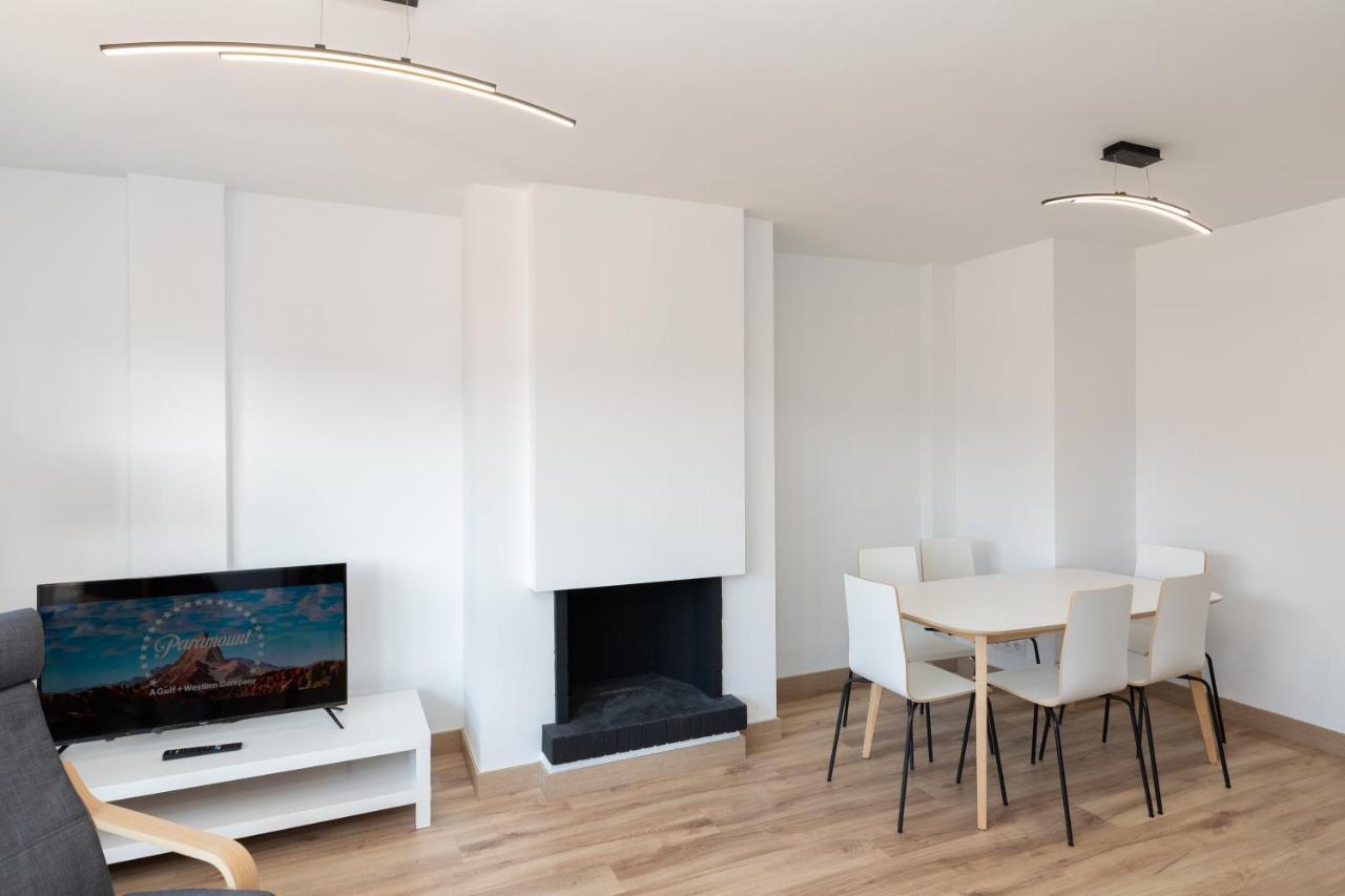 Hauzify I Apartament Big Family サン・フェリウ・ダ・ギショルス エクステリア 写真
